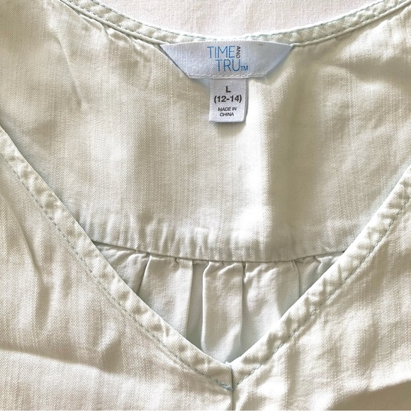 Time and Tru Chambray V-neck Tank - Picture 3 of 4